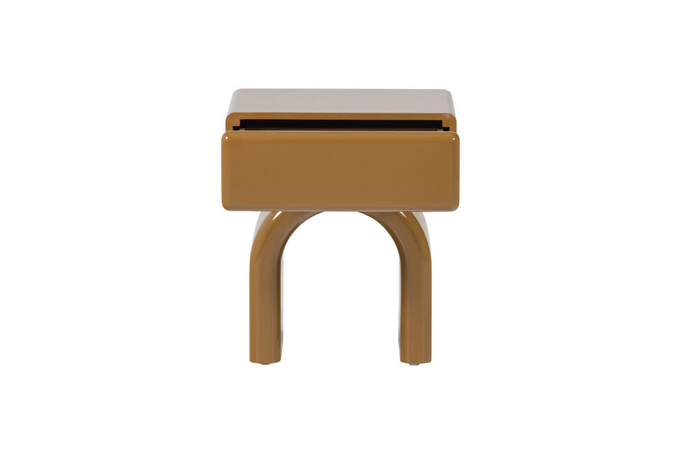 Questo mobile compatto appartiene alla collezione del marchio di arredamento olandese WOOOD e