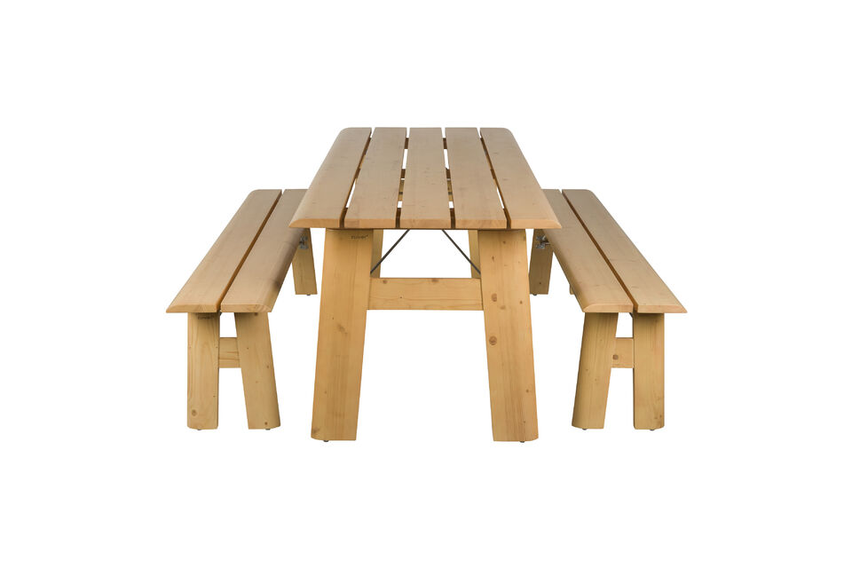 La madera confiere al mueble un aspecto fresco y natural