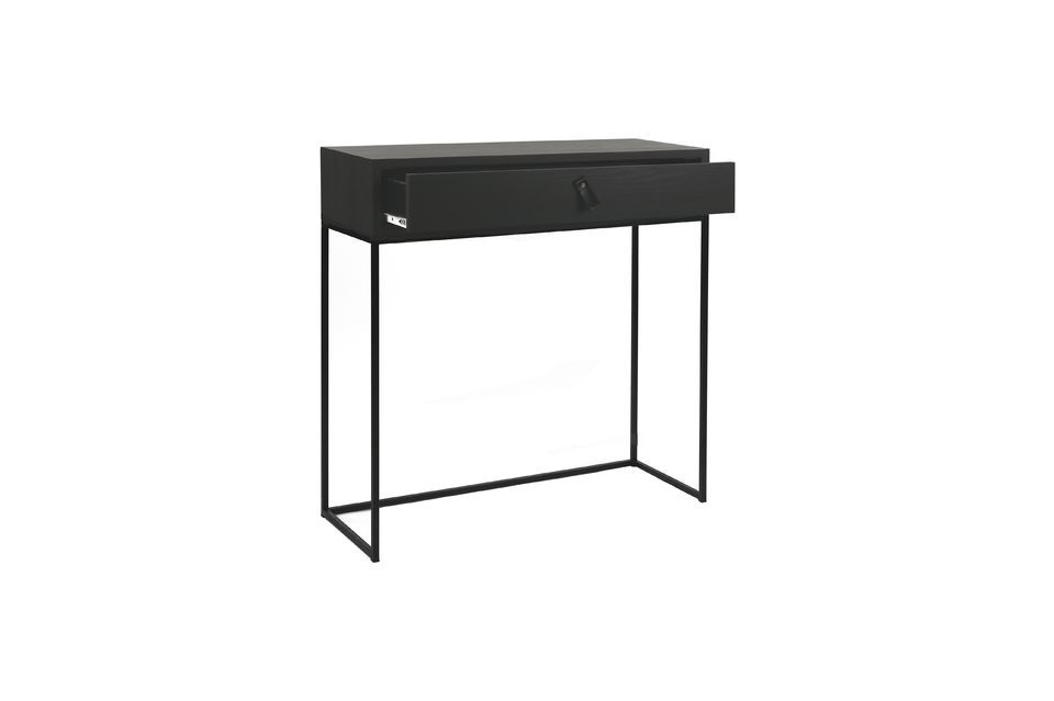 Élégante, la console Tokyo trouvera facilement sa place dans une entrée, un salon ou une chambre