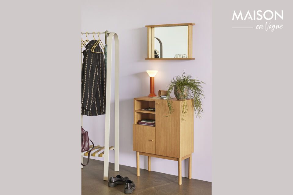 La Console en bois de chêne naturel Nobby évoque un art de vivre authentique