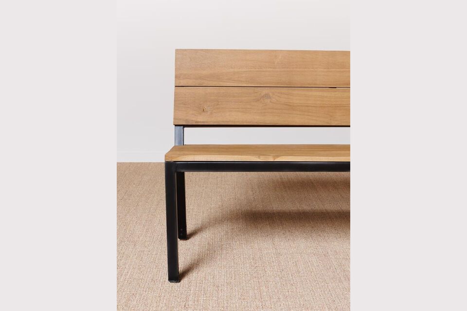 With generous dimensions of 200 cm in length