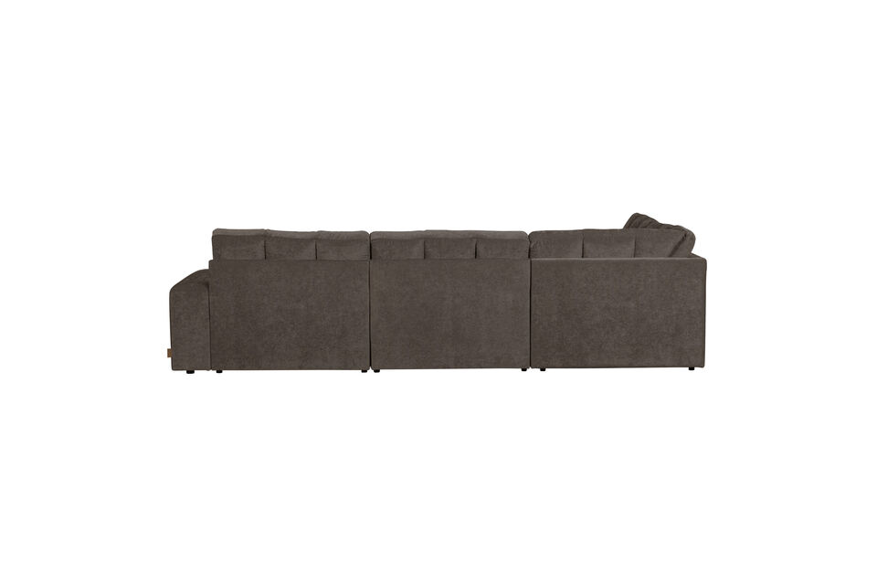 The refined lines of this sofa are instantly recognisable and give your interior a luxurious touch