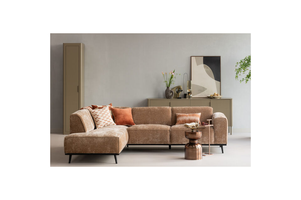 Luxurious and elegant design Part of the well-known Statement series Upholstered with velvet