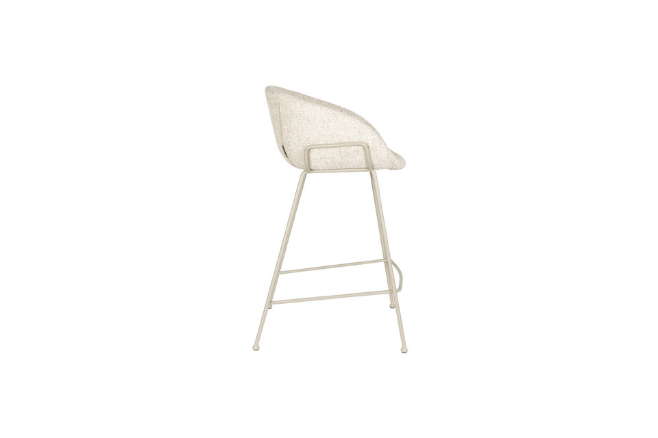 How wonderful is it to match your bar stools at the kitchen island with the dining chairs? If you
