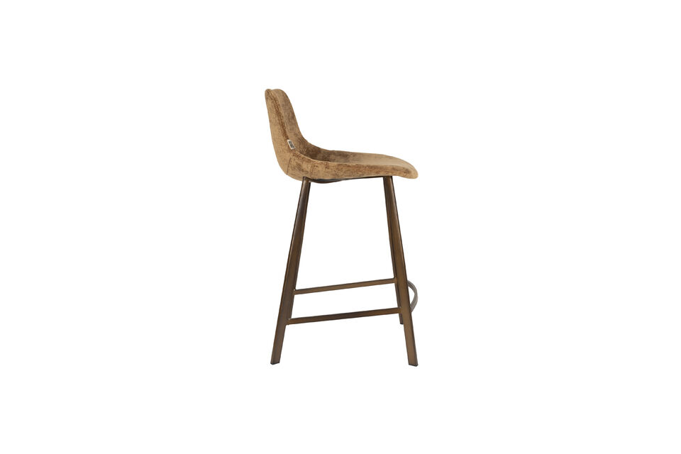 The upholstered shell is shaped to the body and offers great comfort