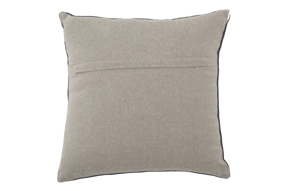 Ce coussin est résolument un complément chaleureux à votre décoration