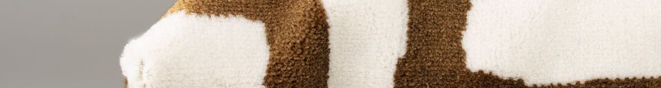 Mise en avant matière Coussin en tissu beige Lane