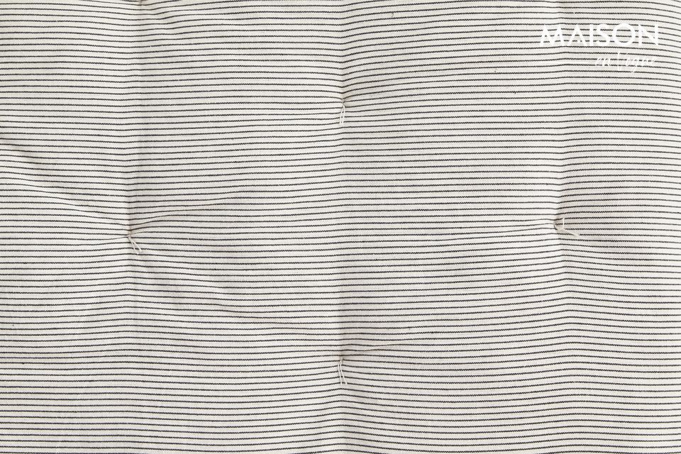 Ce matelas compact se déplace facilement au grès de vos siestes