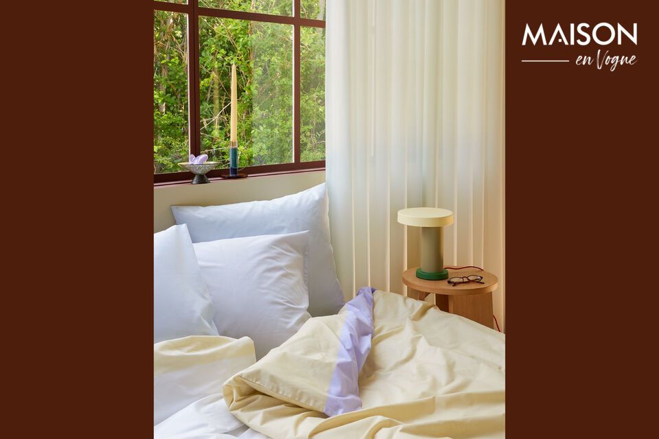 Transformez votre chambre avec le couvre-lit Block, conçu pour apporter confort et style