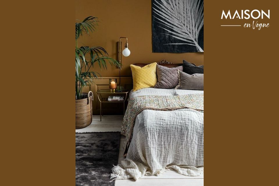 Apportez une ambiance fleurie et naturelle à votre intérieur grâce à ses motifs de fleurs