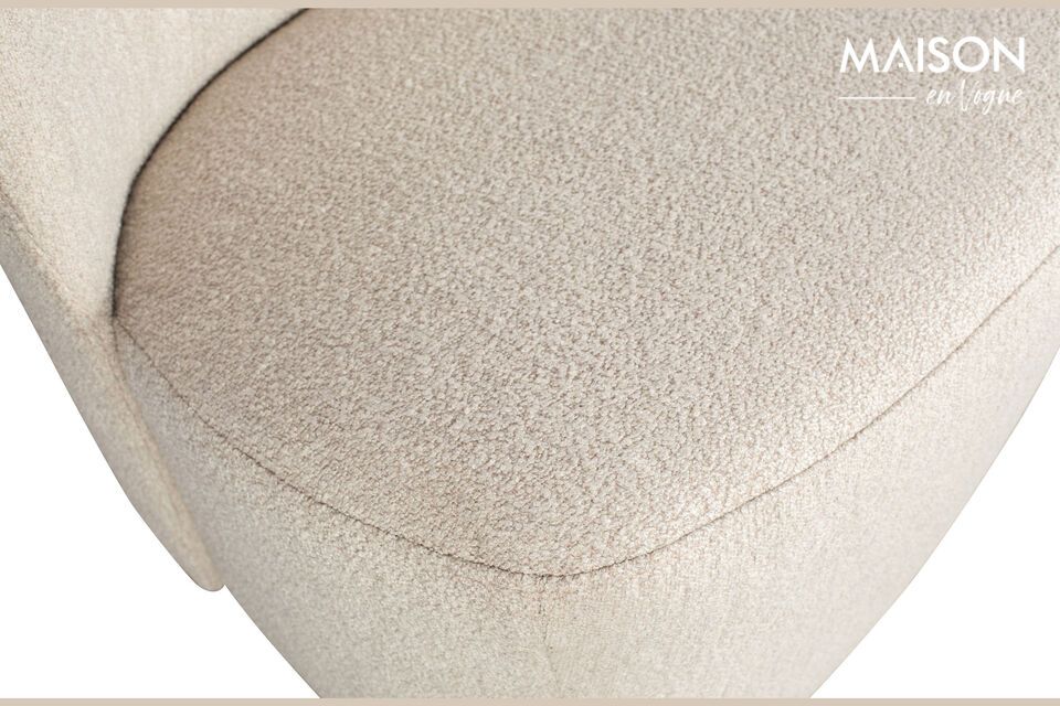 The seat cushions have a T3542 foam filling, a normal foam with a long life