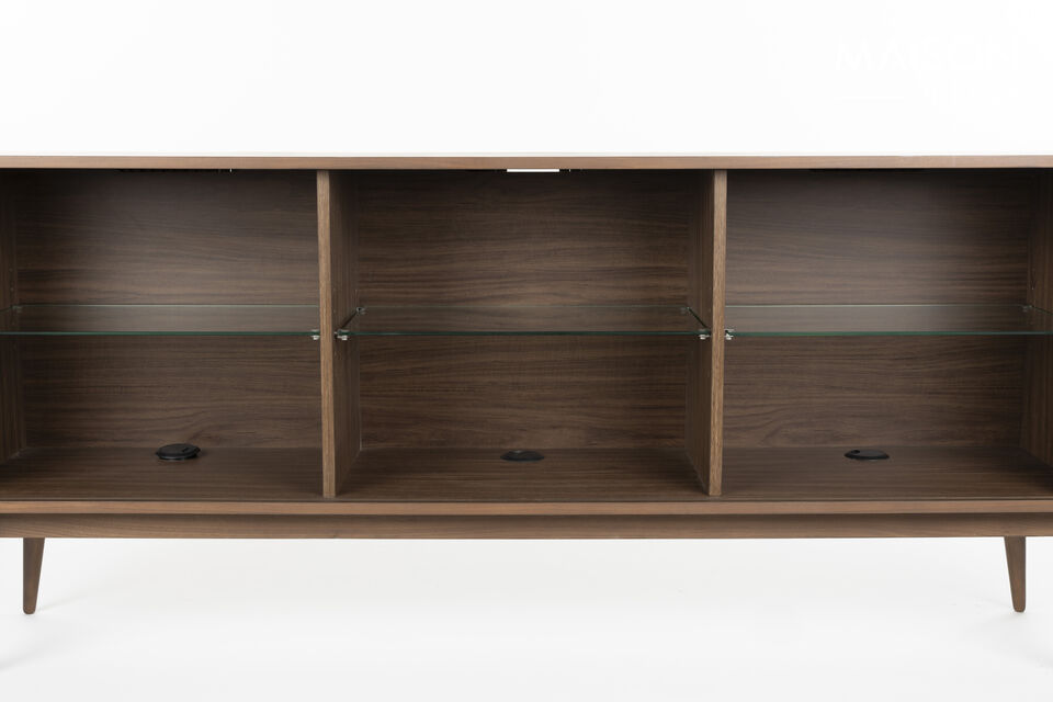 Metti qualche bel complemento d’arredo sulla credenza e il gioco è fatto!