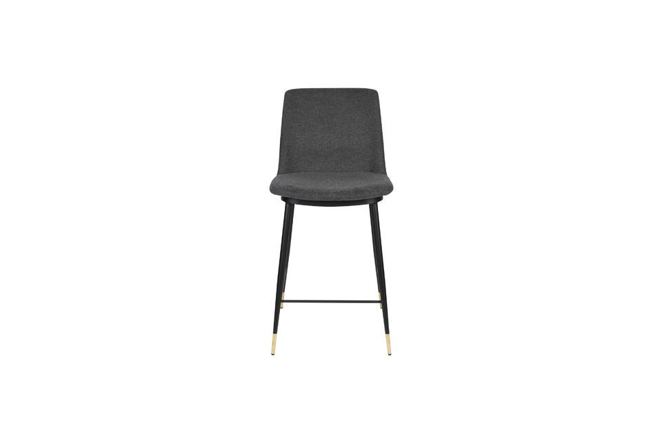 Its quality fabric seat and backrest offer optimum comfort