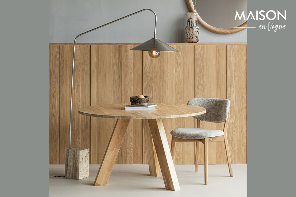 Comfortable dining chair with modern look Upholstered with a woven fabric (100% polyester) Wooden