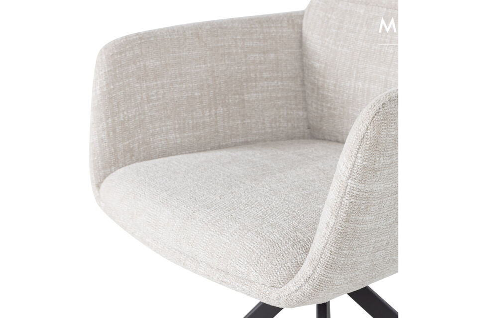 The matt black frame provides a modern accent that gives the chair a contemporary look