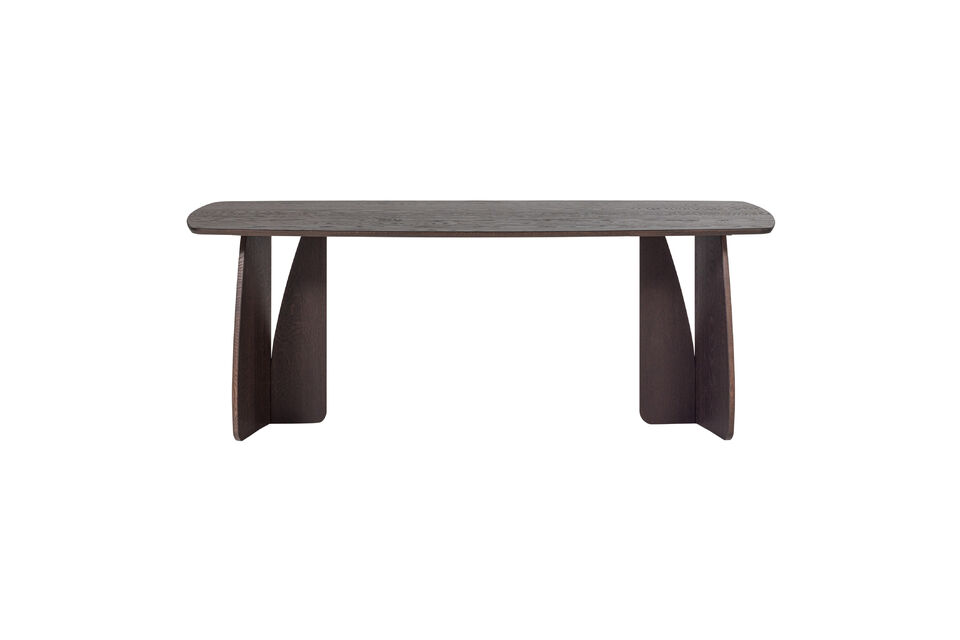 Due to the Danish oval tabletop in combination with the sculptural look of the legs