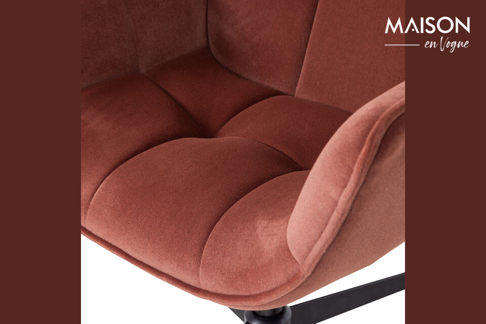 Materiaal Deze fauteuil is bekleed met de Viva velvet stof, die bestaat uit 100% polyester
