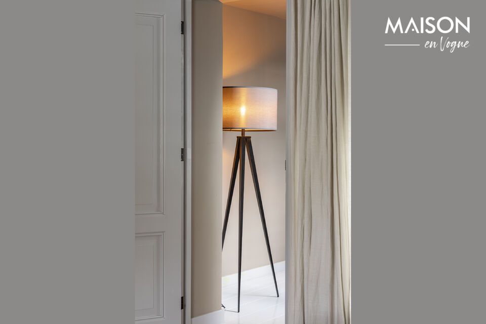 De originele vorm van deze vloerlamp geeft het een grote moderniteit