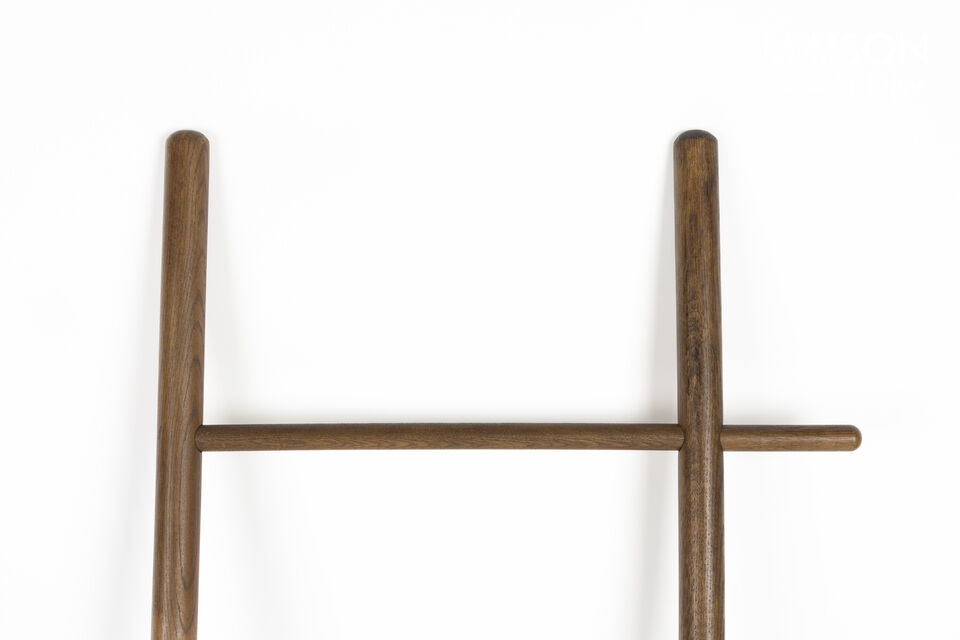 Découvrez l\'échelle décorative Jhon en bois de chêne
