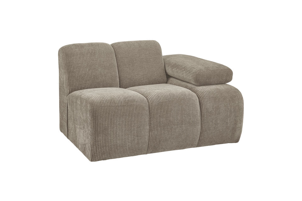 Avec ses coutures verticales élégantes