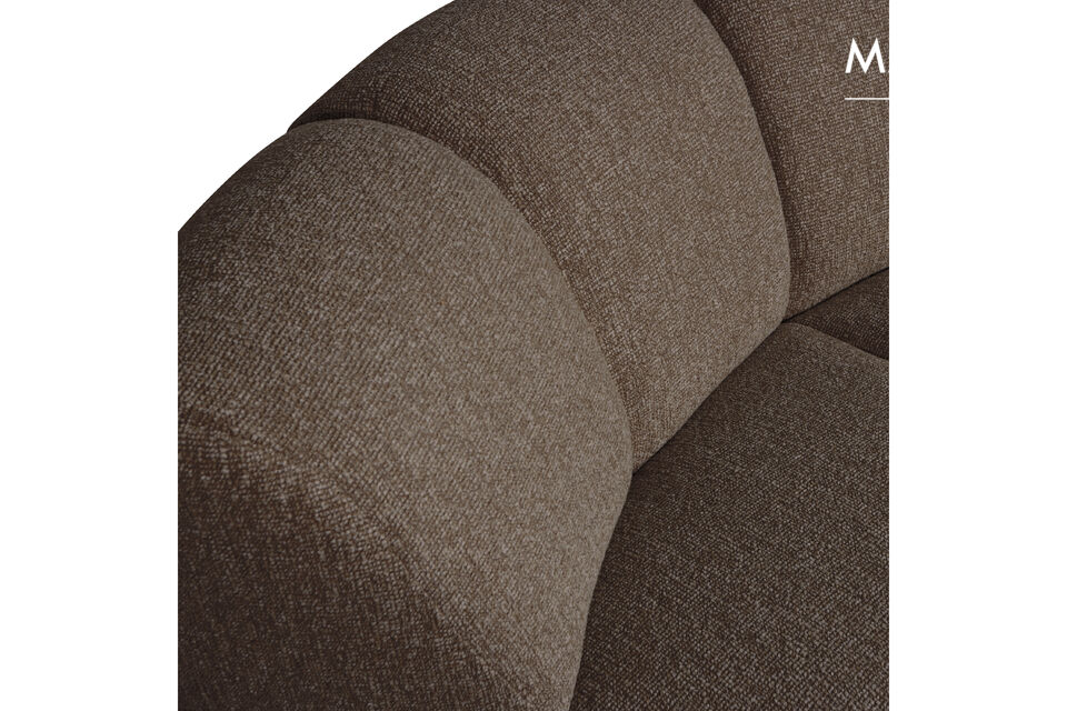 Avec ses coutures verticales élégantes