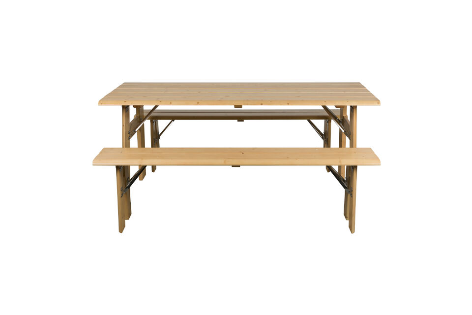 Livré sous forme de table séparée avec deux bancs