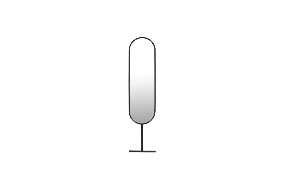 Tanto si añade profundidad a una habitación como si refleja con elegancia la luz natural