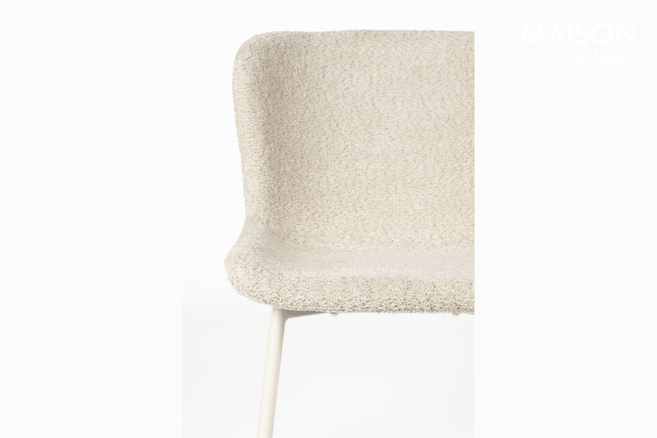 Ergonomischer Sitzkomfort durch das umarmende Design des Stuhls