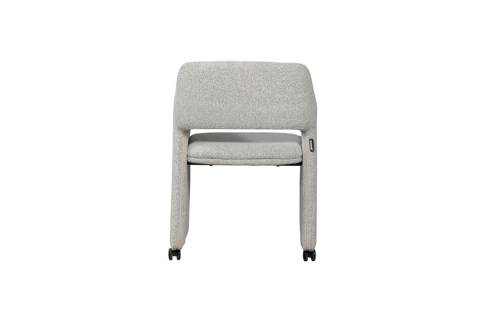 Material
Unser luxuriöser Bouclé-Stoff Ceyo besticht durch eine warme
