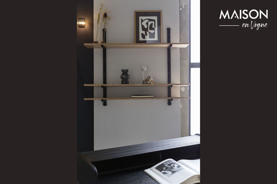 Con sus cálidos tonos marrones y su estructura de madera
