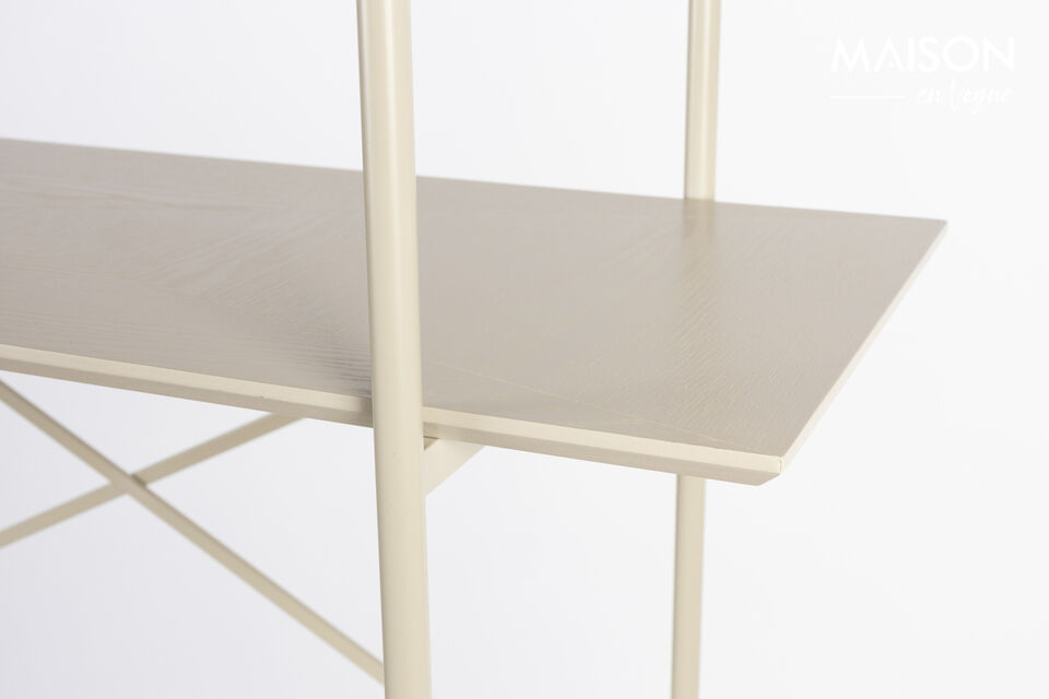 Disponible en noir et en beige, elle s\'intègre sans difficulté à tous les styles d\'intérieur