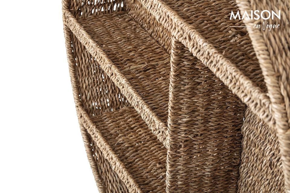 Rustique et naturel, à la fois plateau et étagère