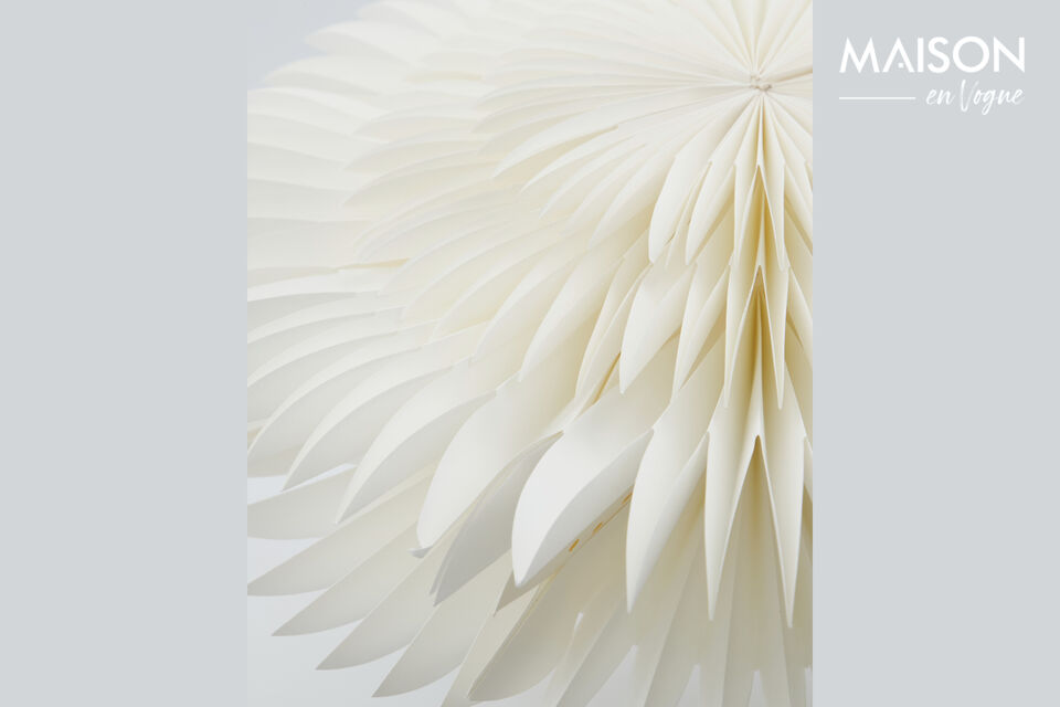 Conçue avec des couches de papier blanc
