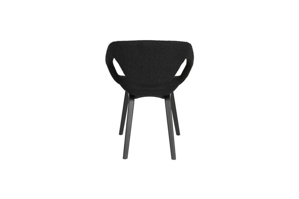 Avec son design intemporel et sa fonctionnalité, cette chaise dépasse toutes les attentes