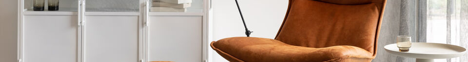 Mise en avant matière Fauteuil en Cuir PU brun John