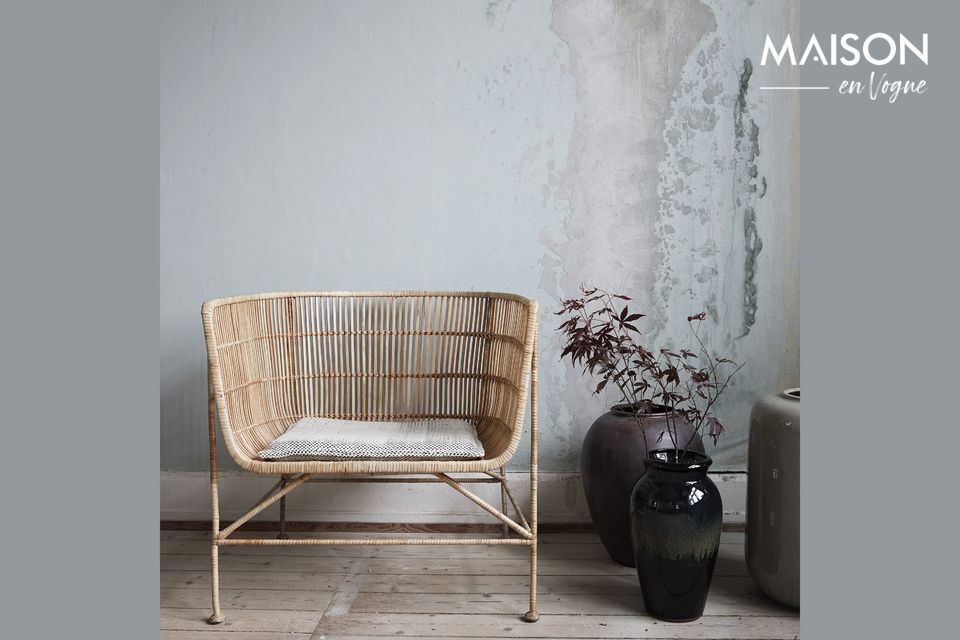 Tabouret au style épuré en matière naturelle