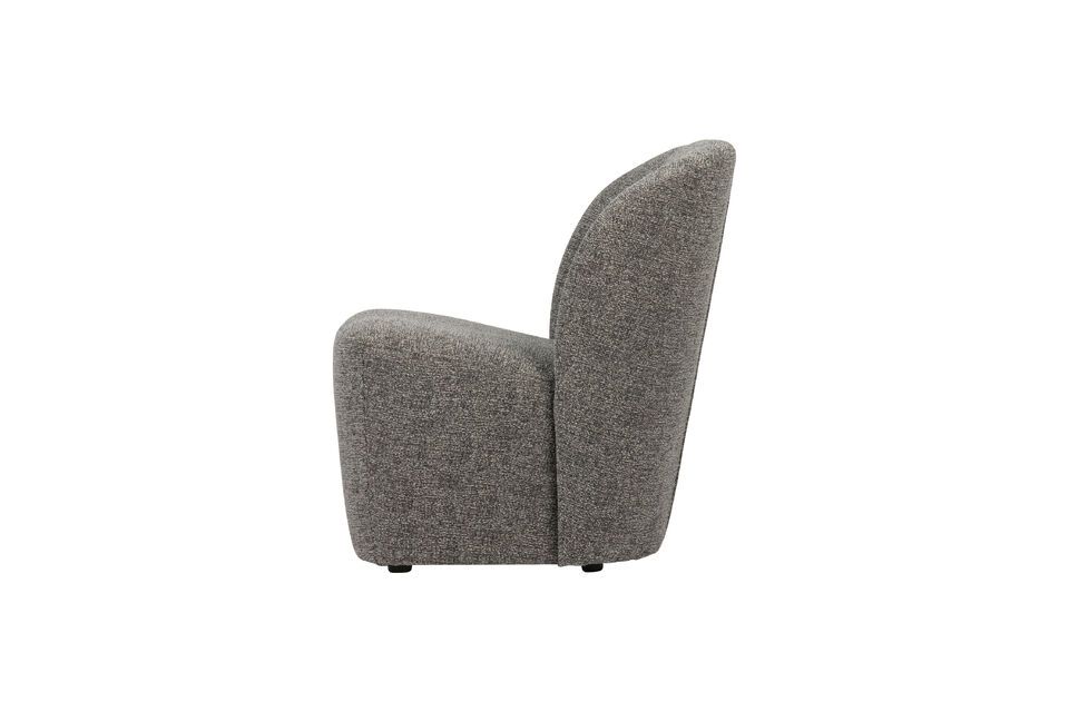 Avec une assise ferme et un coussin de dossier merveilleusement doux et confortable