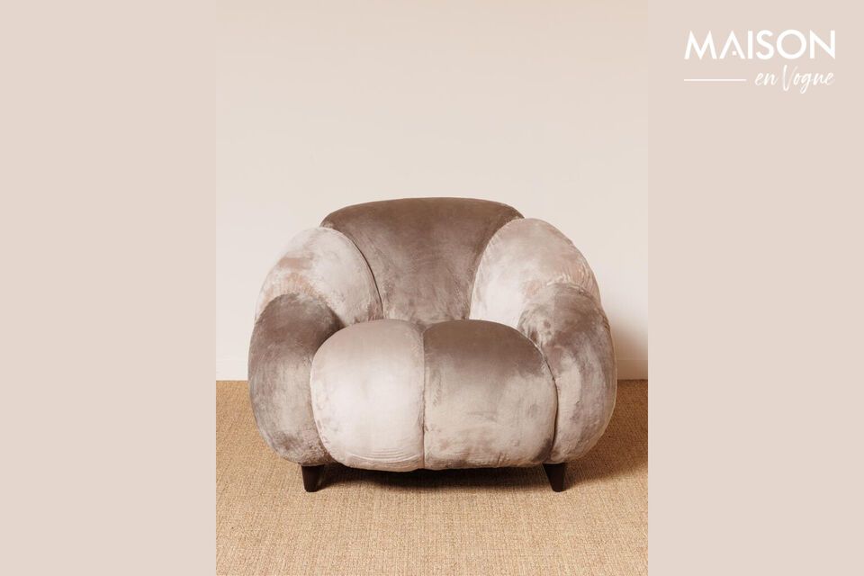 Découvrez le confort et la sobriété élégante avec notre fauteuil en tissu taupe, Mercurio