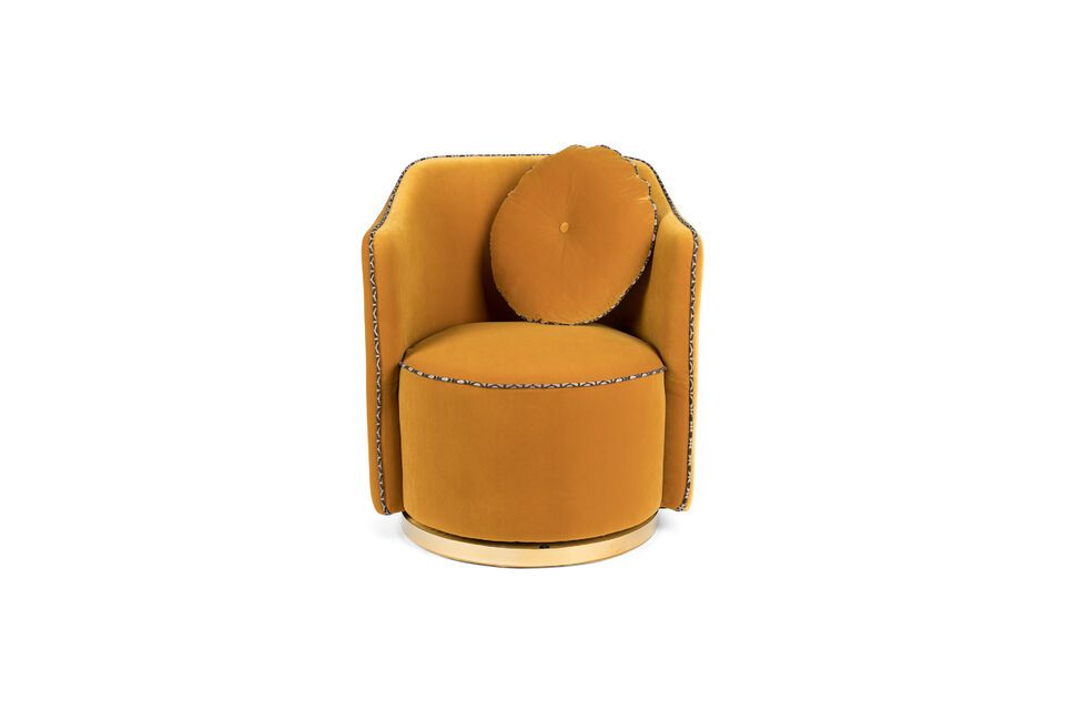 Le fauteuil Sassy en velours ocre