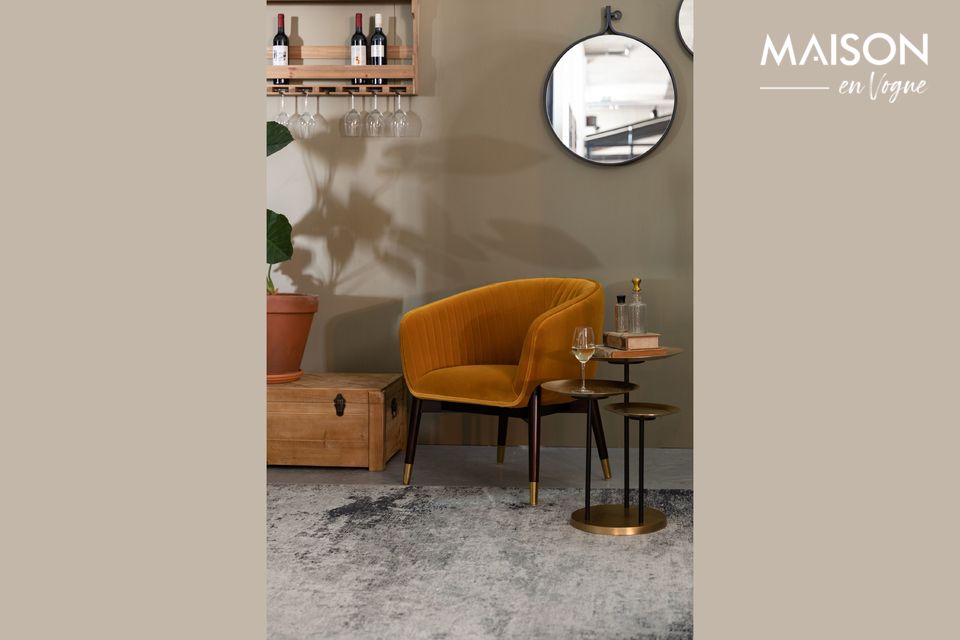 Fauteuil en velours ocre