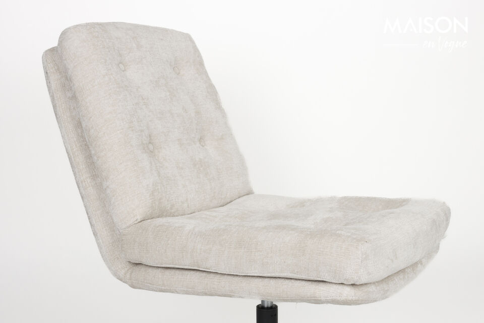Le design intemporel du fauteuil Kai s\'adapte parfaitement à différents styles d\'intérieur