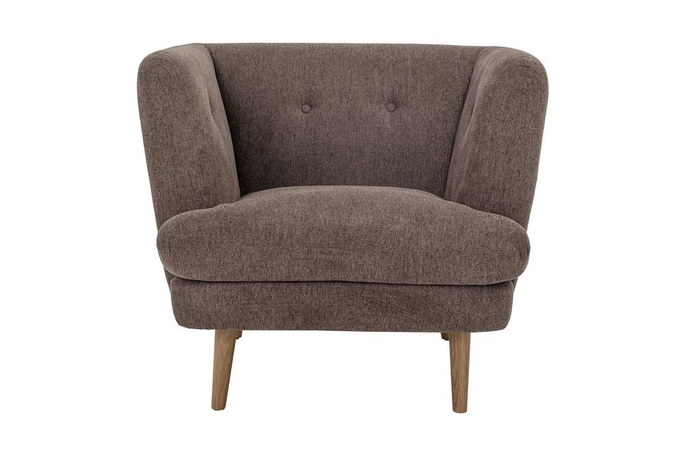 Le fauteuil de salon Elliot de Bloomingville est un magnifique fauteuil en pin avec des pieds en