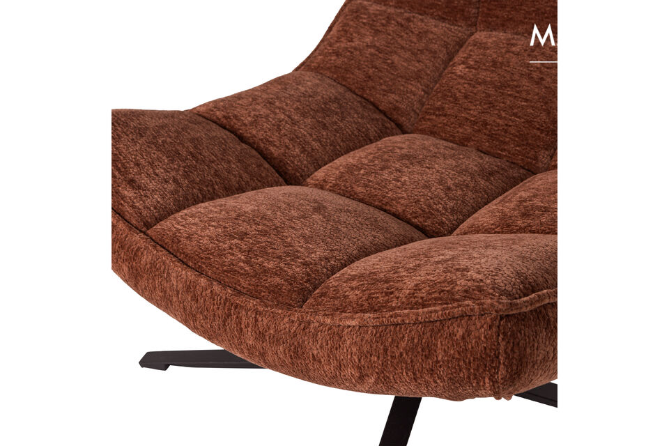 Avec le fauteuil pivotant Maudi, détendez-vous avec style