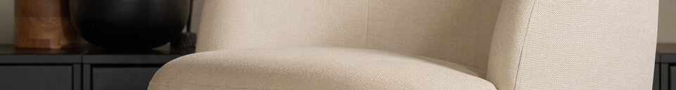 Mise en avant matière Fauteuil pivotant en tissu blanc cassé SERRA