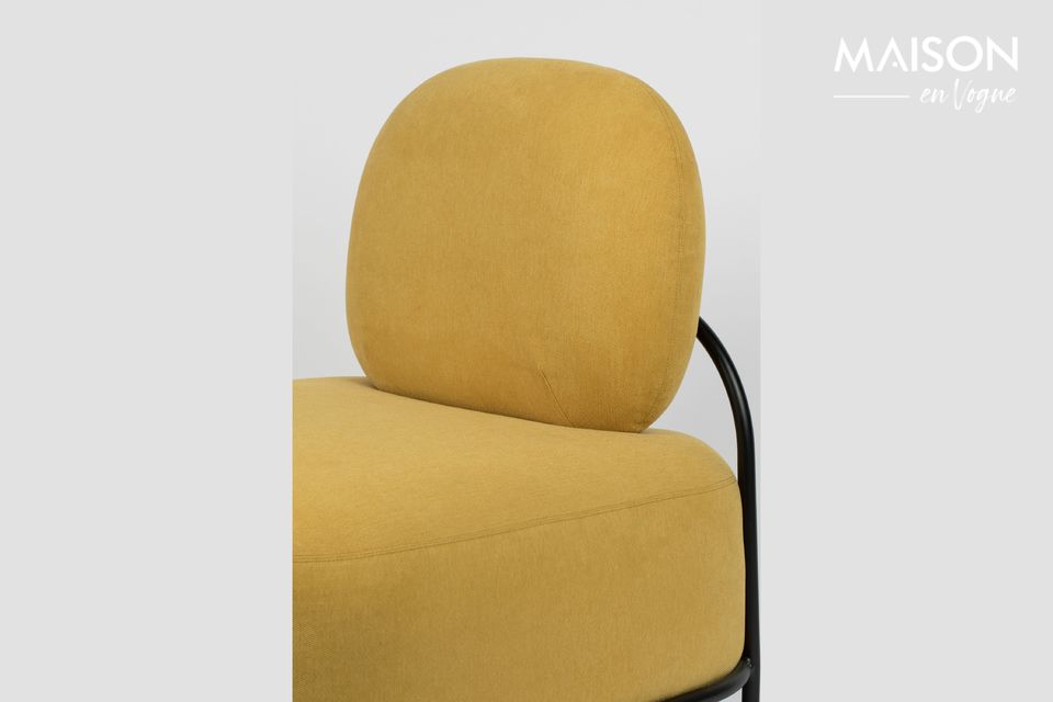 Ce fauteuil, jaune en l\'occurrence, est en effet formé de deux gros blocs arrondis de mousse PU