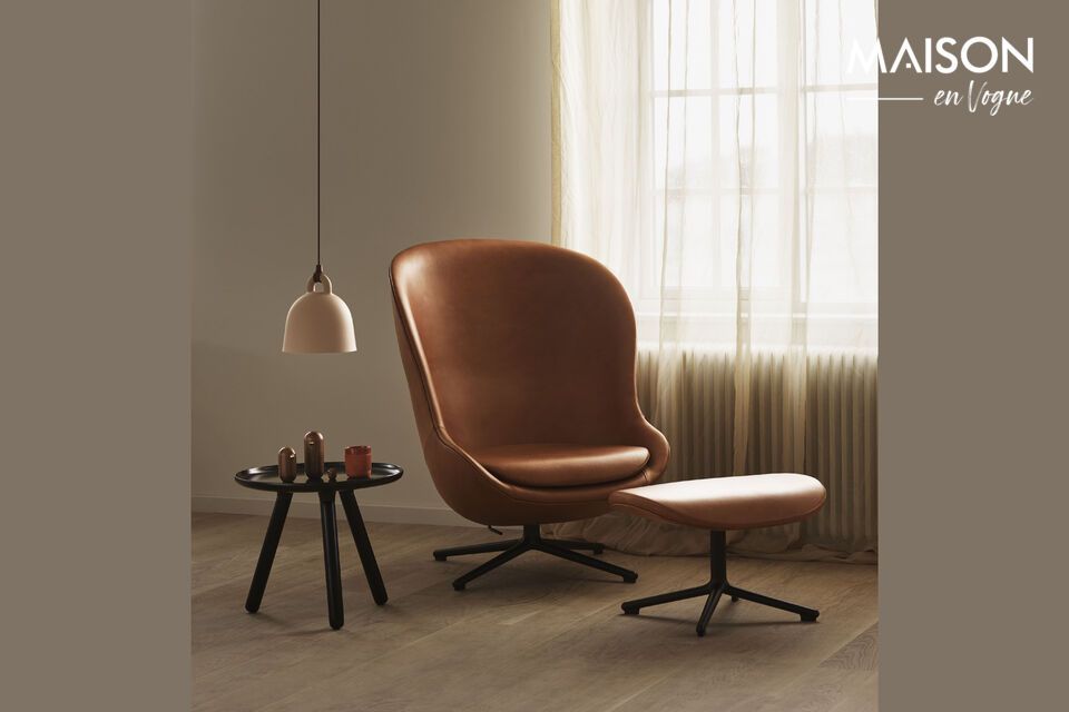 Fauteuil rotatif en cuir marron Hyg, confortable et élégant.