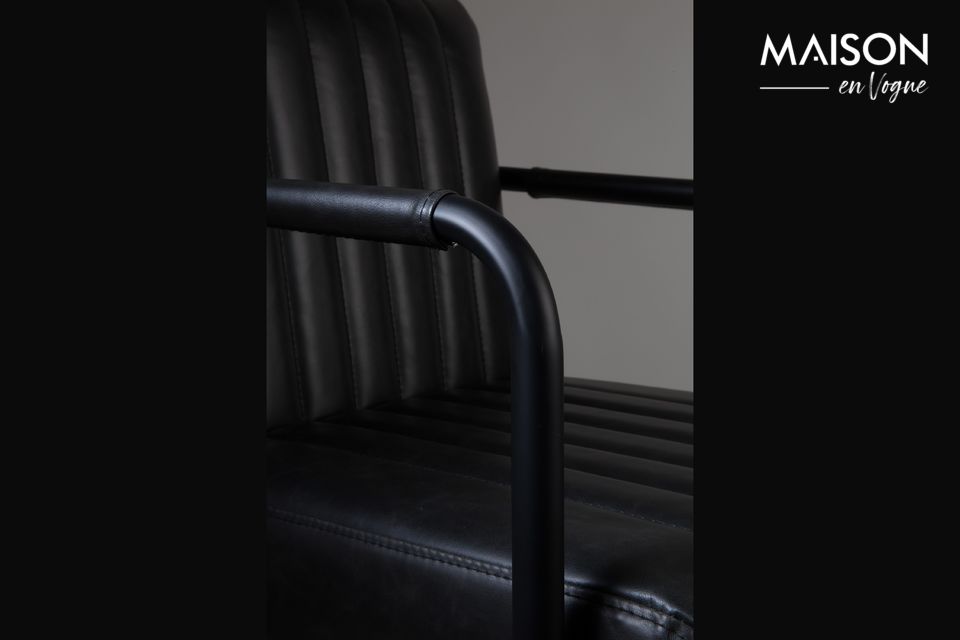 L\'assise et le dossier sont en simili cuir gris côtelé avec coutures apparentes pour un effet