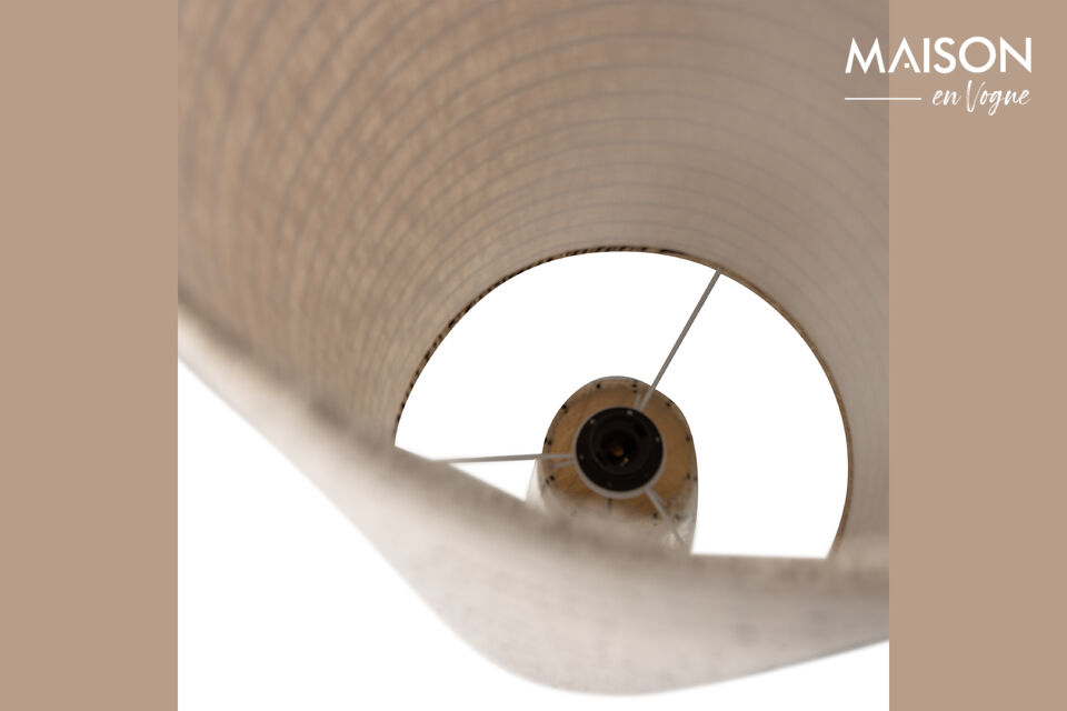 The Loft floor lamp is suitable for one light source