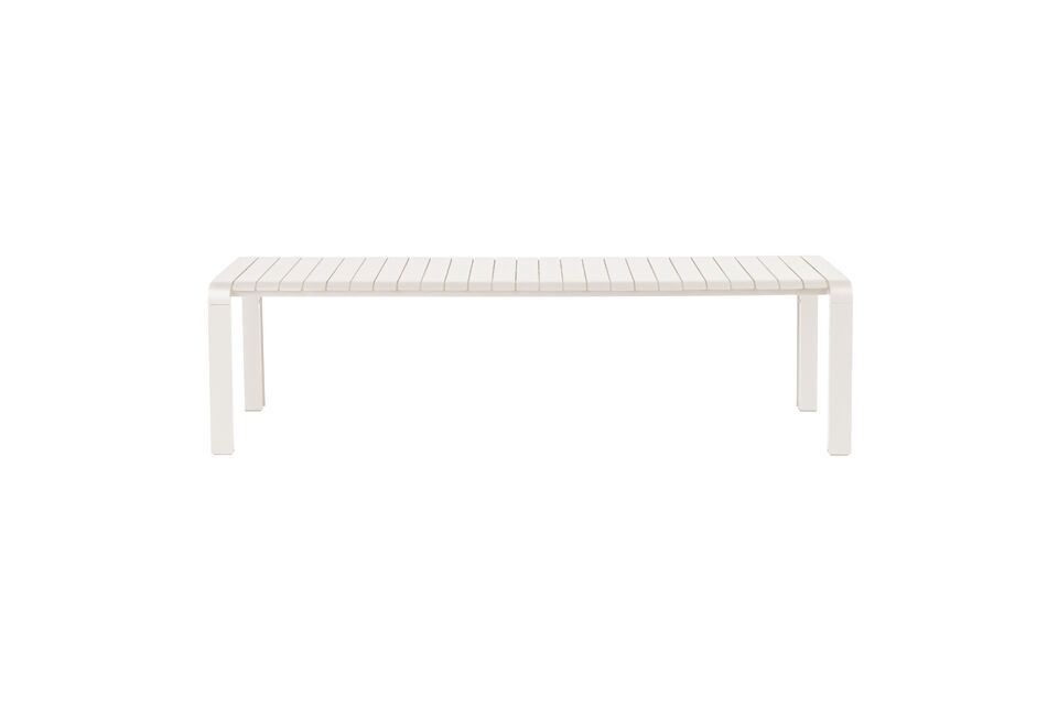 The sleek white of this aluminum bench brings a fresh touch to any outdoor setting