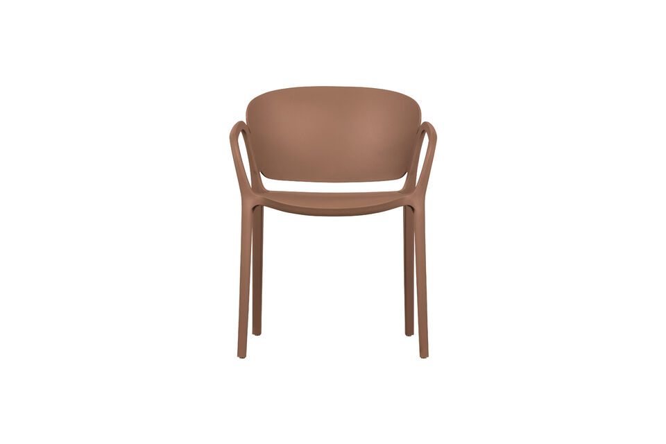 Bent is made of plastic and immediately brings colour and character to your garden